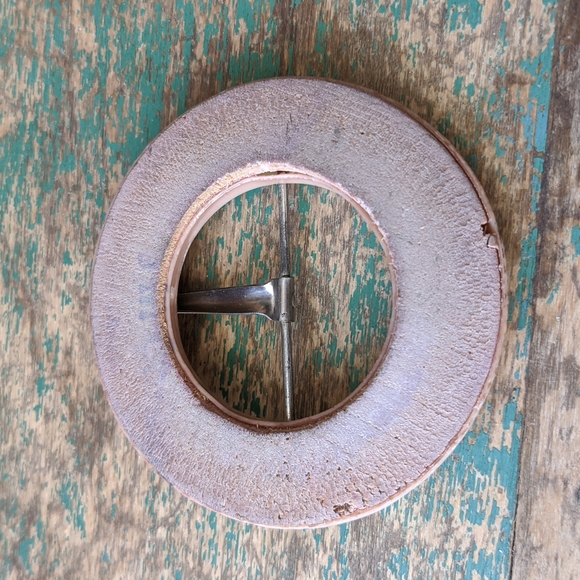 Lot of 3 Round Vintage Buckles - Cream Celluloid & Metal with Fabric - Picture 8 of 14